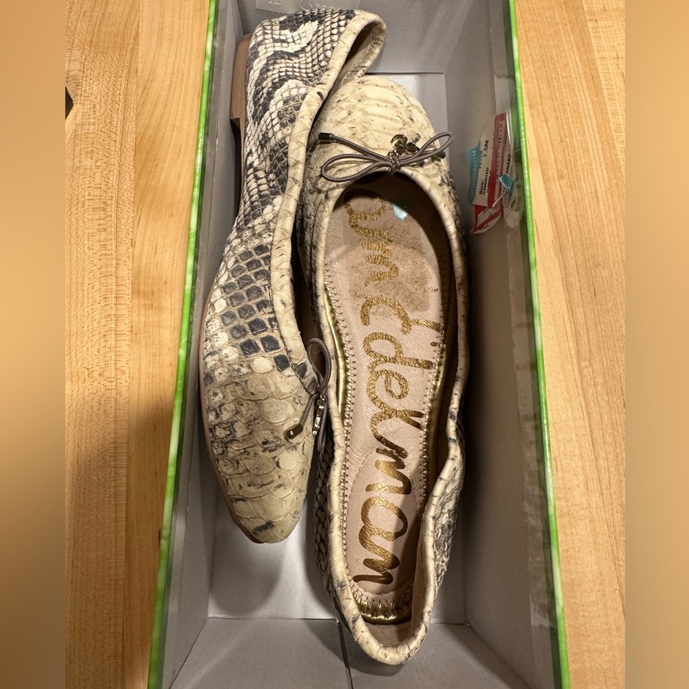 Black and white snakeskin Sam Edelman flats - size 7.5